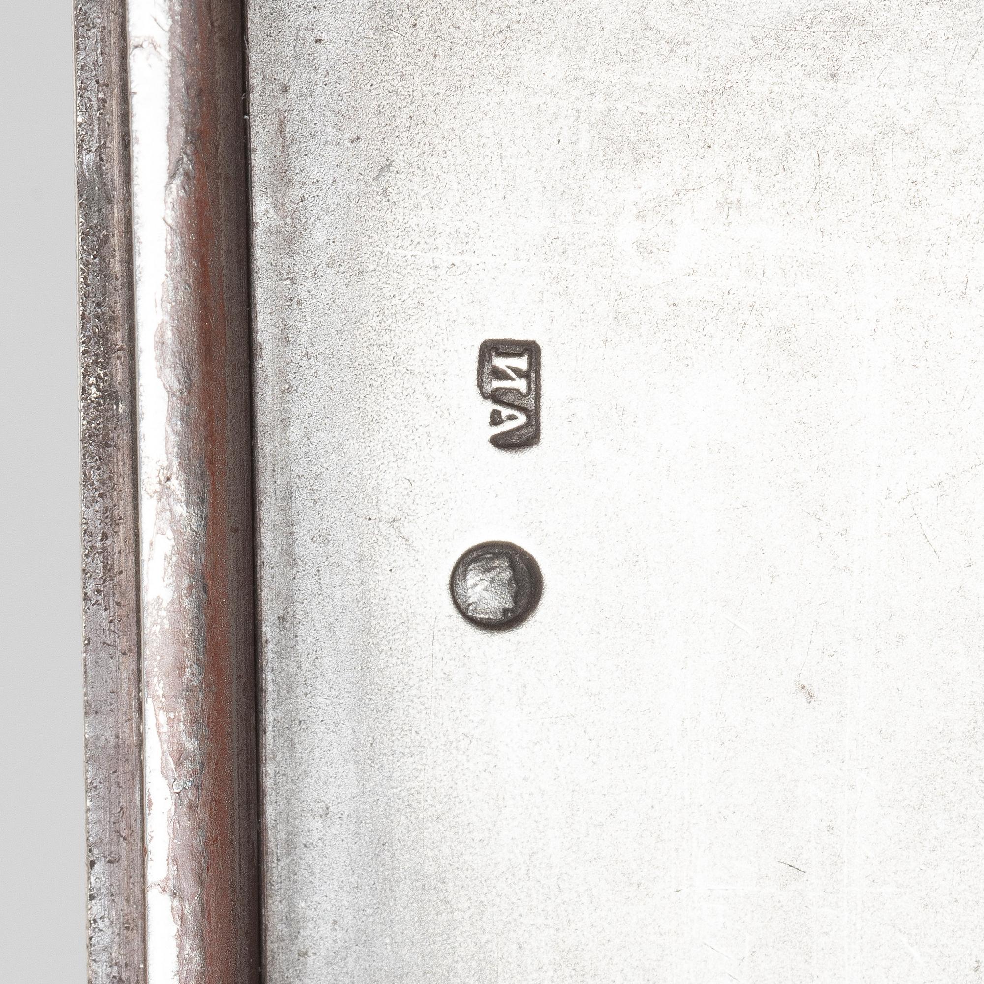 A Russian silver cigarette case, silver, St Petersburg, 1908-1926.