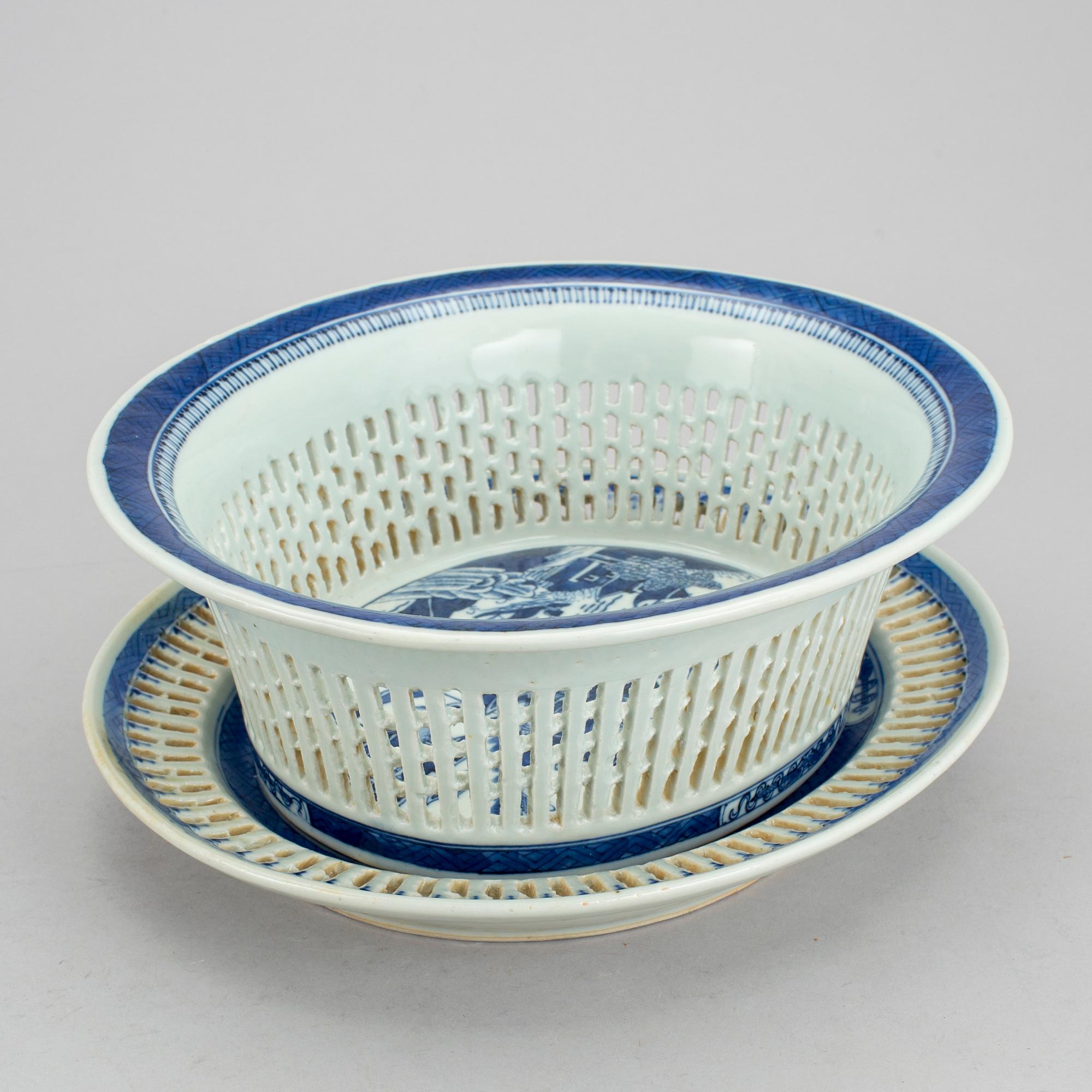 GALLERSKÅL MED FAT, porslin, Kina, tullmärkning, 1880-tal.