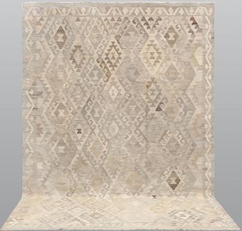 A Kilim carpet, c. 345 x 197 cm.