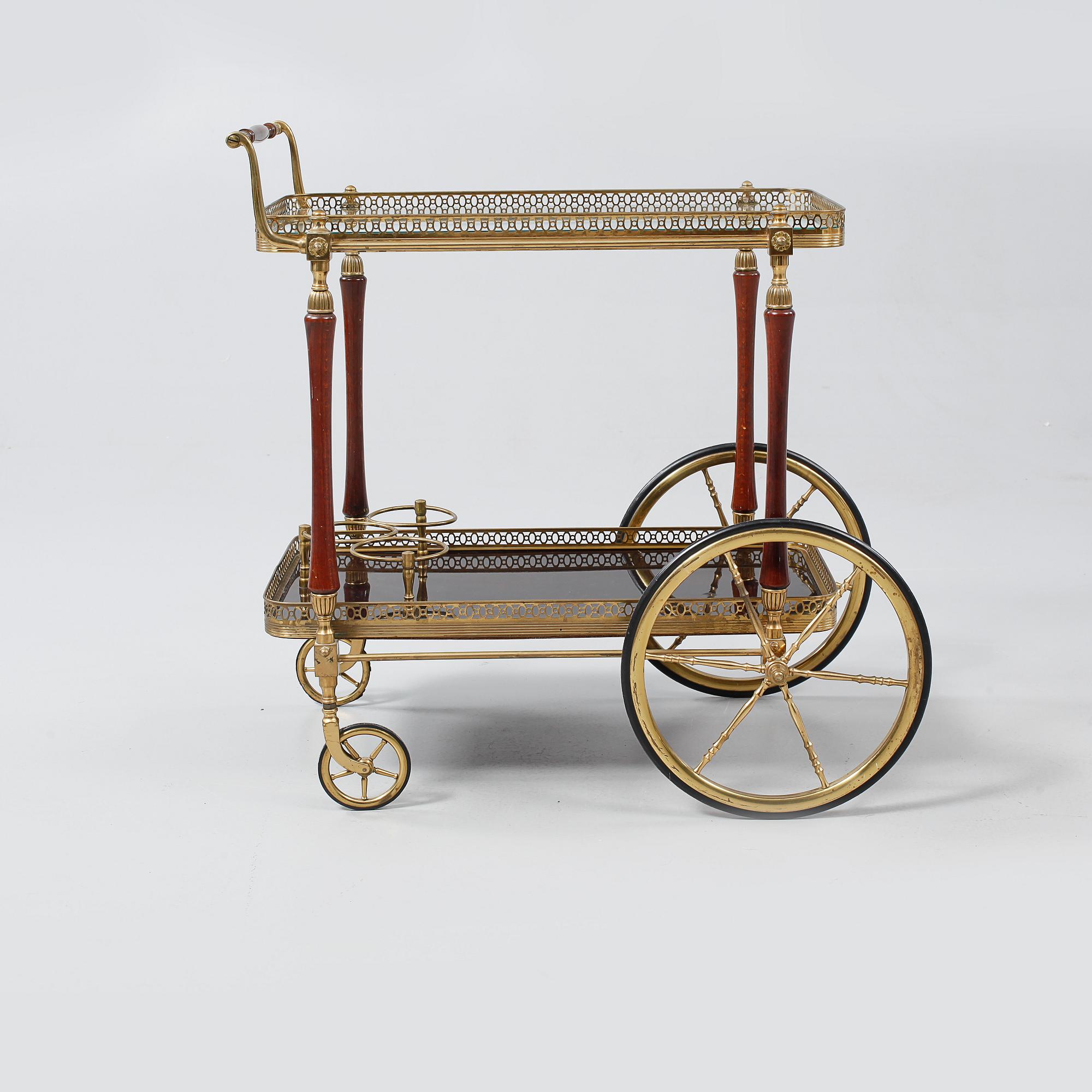 SERVERINGSVAGN, 1900-talets andra hälft.