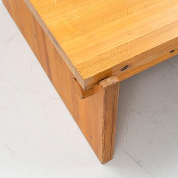Yngve Ekström, a 'Dumling' pine coffee table, Swedese, Sweden, 1970's.