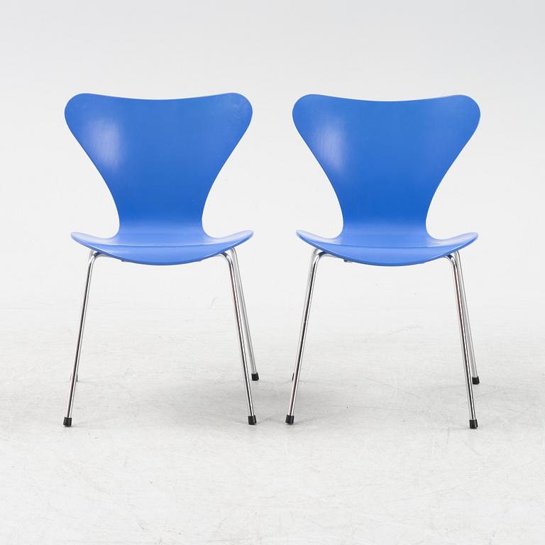 Arne Jacobsen, a set of 'Series 7' chairs from Fritz Hansen, Denmark 1997.