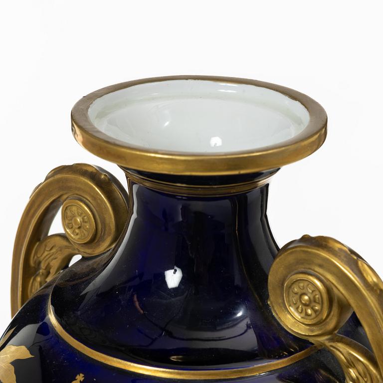 Rörstrand, A lidded vase, Oscar II, Adolf Neuman, Rörstrand, 1880.