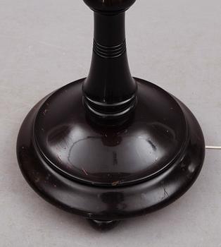 GOLVLAMPA, 1900-talets första hälft.