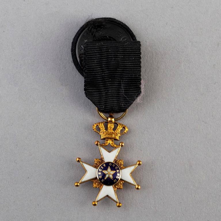 ORDER of the Sword, Sweden, a Knights Cross, 18 k gold and enamel, CF Carlman Stockholm 1957.