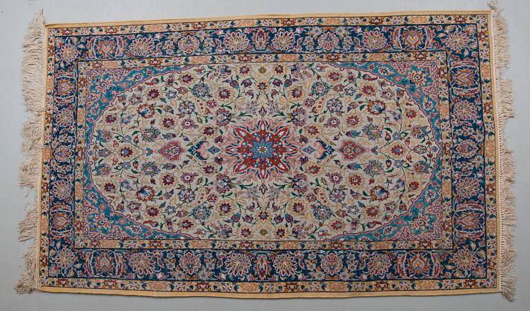 MATTA, Iran, ca 183 x 113,5 cm.