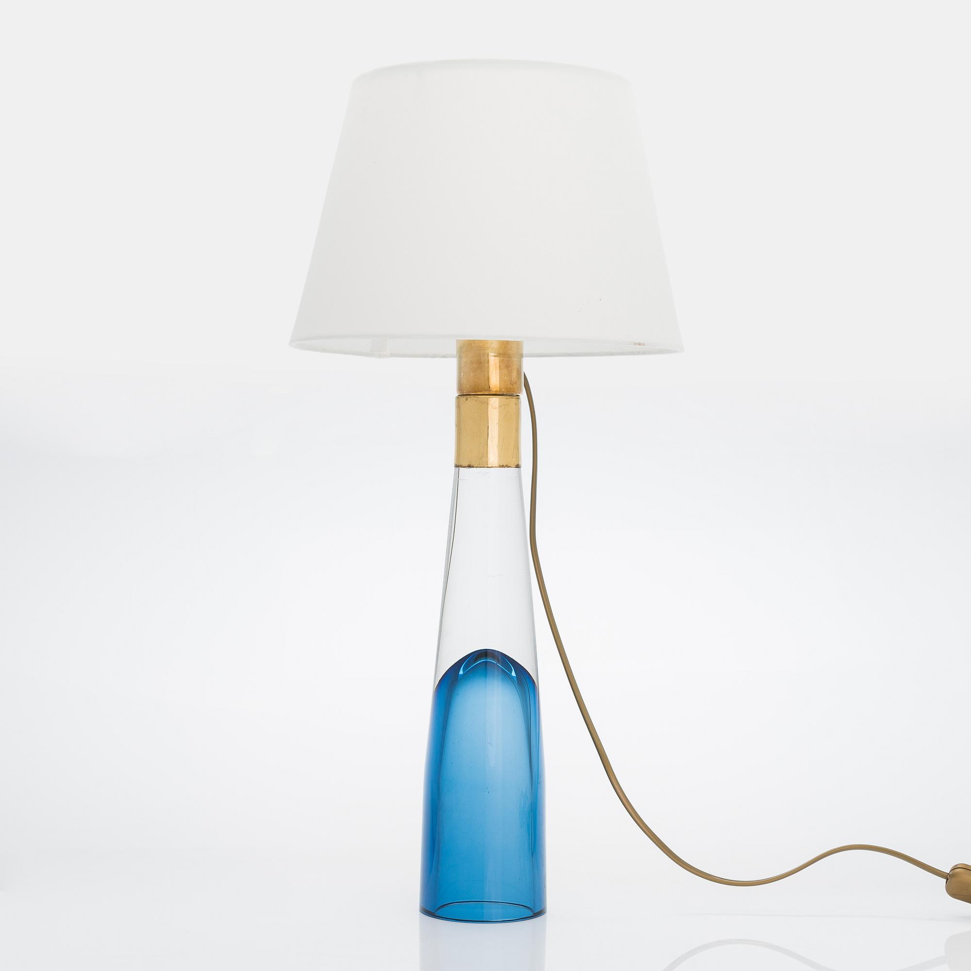 Lisa Johansson-Pape, bordslampa, modell 40-014 "Missis" Stockmann Orno 1900-talets mitt.