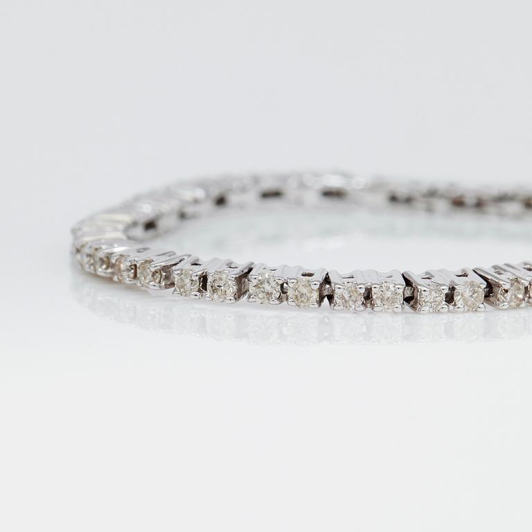 ARMBAND, diamanter totalt ca 1.00 ct.