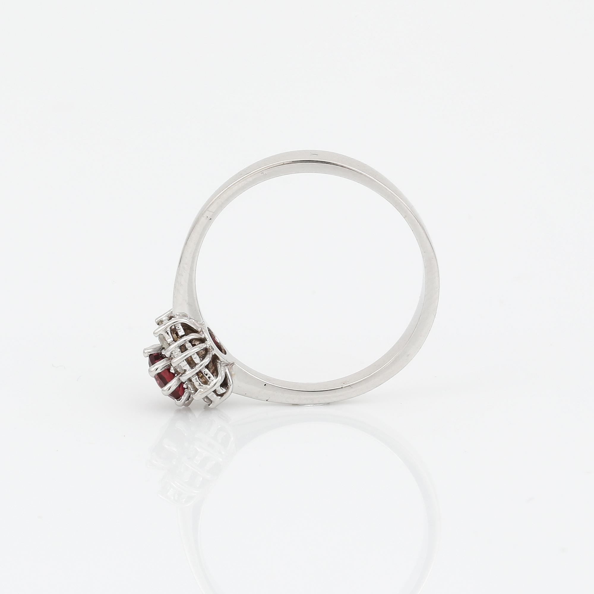 RING, 14K vitguld med fasettslipad turmalin och diamanter 0,15 ct. Vikt 2,5 gram.