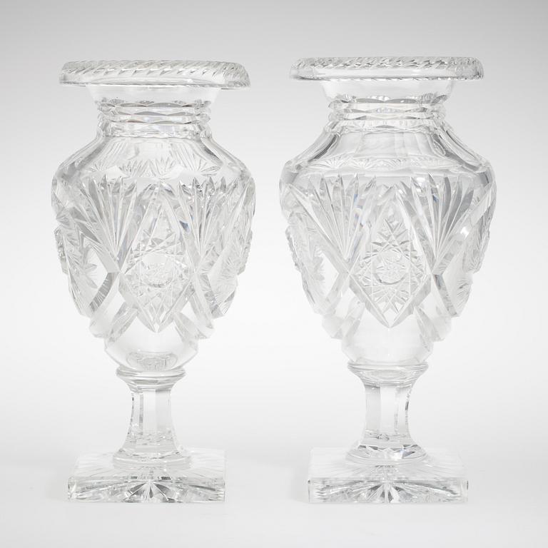 URNOR, 2 st, kristallglas, 1900-talets början.