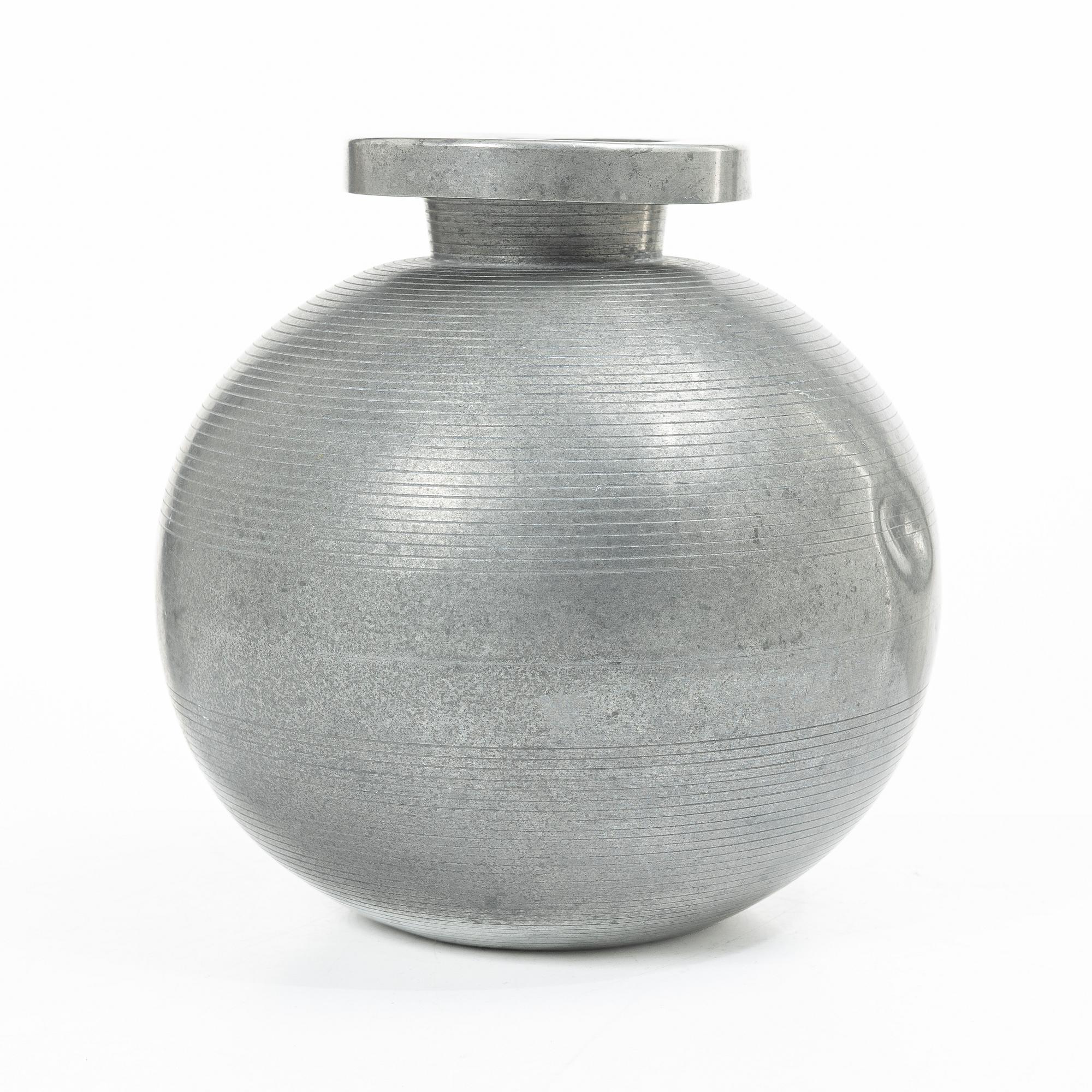 Sylvia Stave, Vase, pewter, model 5496, C.G. Hallberg, Stockholm, 1936.