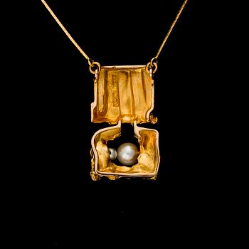 BJÖRN WECKSTRÖM, NECKLACE "Kelohelmet", cultured pearls, 14K gold. Lapponia 1973.