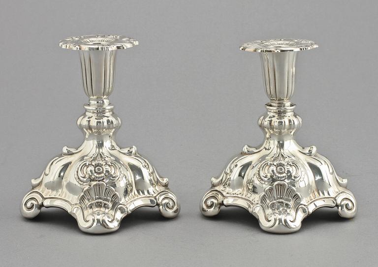 LJUSSTAKAR, ett par, silver, CG Hallberg, Stockholm, 1944.