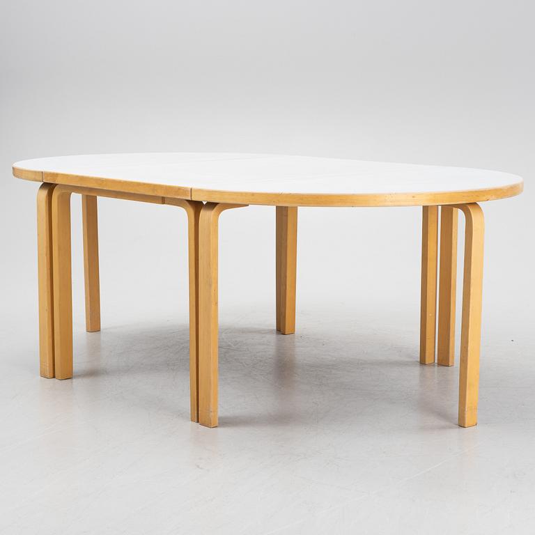 Alvar Aalto, matbord, modellnr 95 samt 81b, Artek, Finland (3 delar).