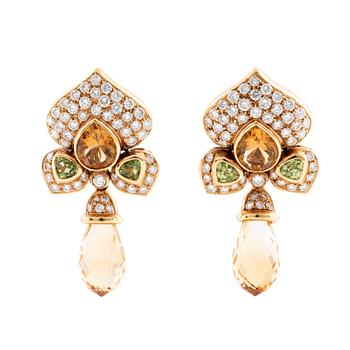 A pair of 18K gold earrings with briolette- and faceted-cut citrine and peridot.