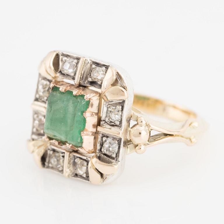 Ring, 14K gold with emerald and old-cut diamonds.