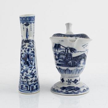 Two tankards, pilgrim flask, and jug, porcelain, China, 18th/19th century.