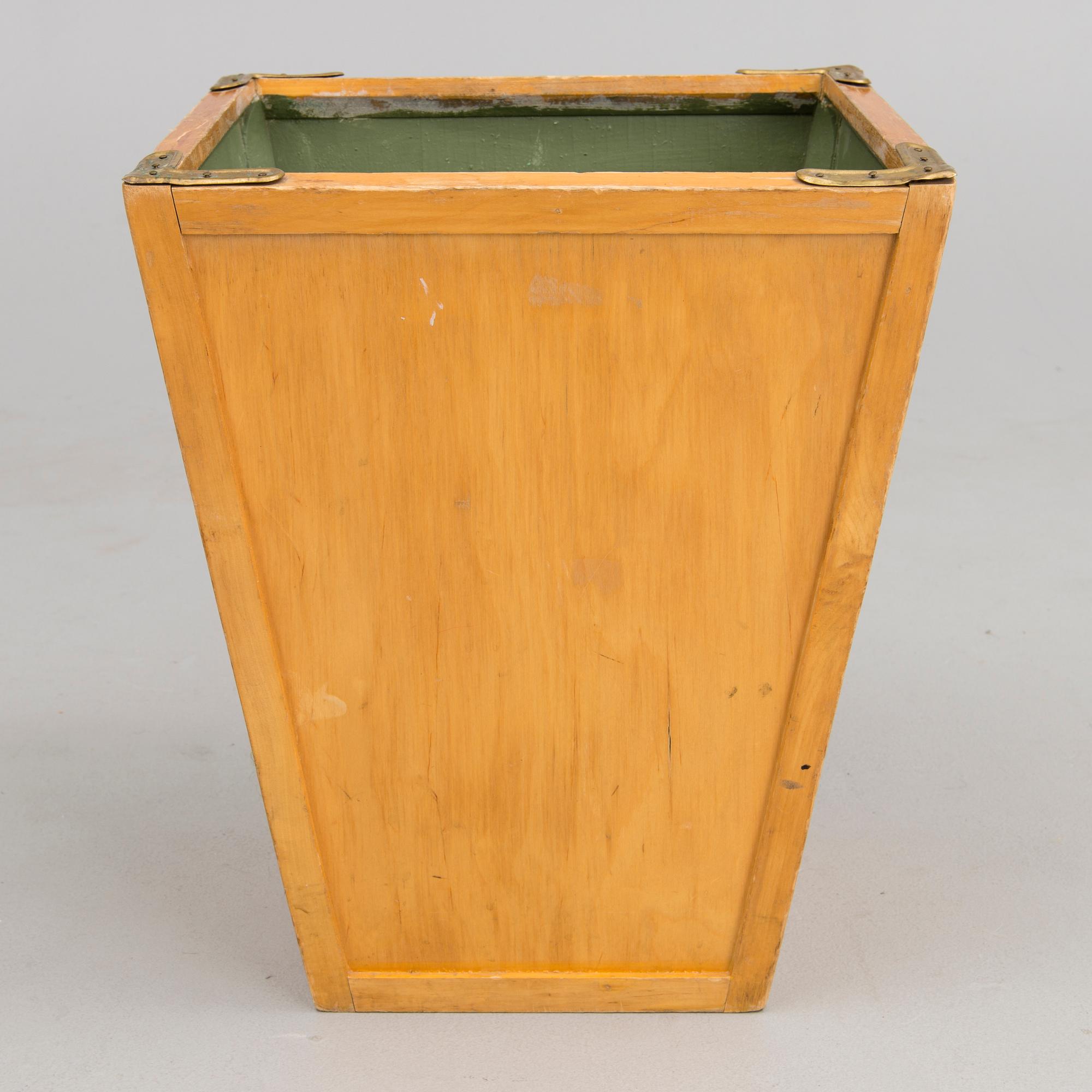 A 1930s trash can.
