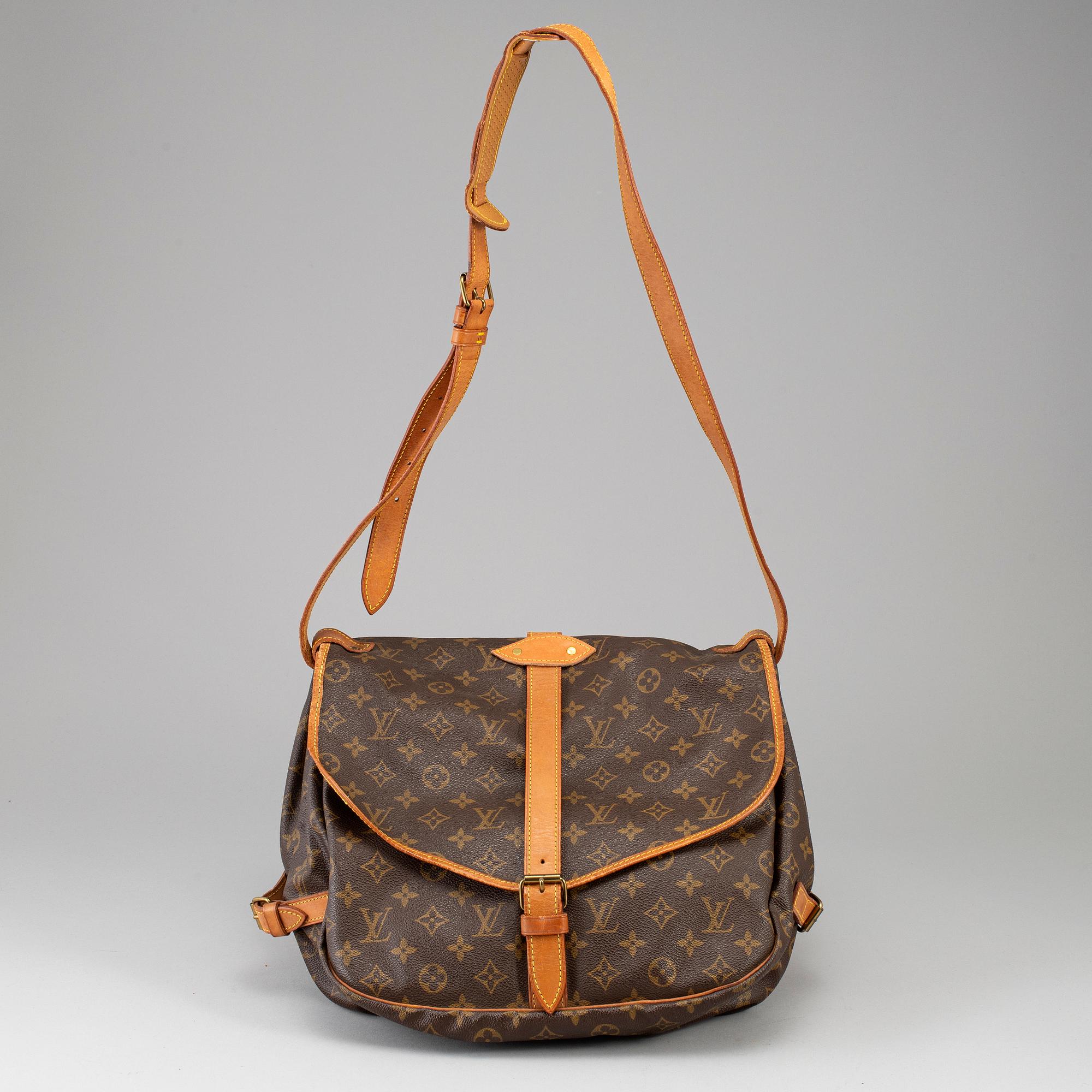 LOUIS VUITTON, 'Saumur 35'.
