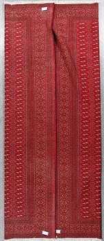MATTA, sannolik Tekke, Turkmen, ca 359x310 cm.