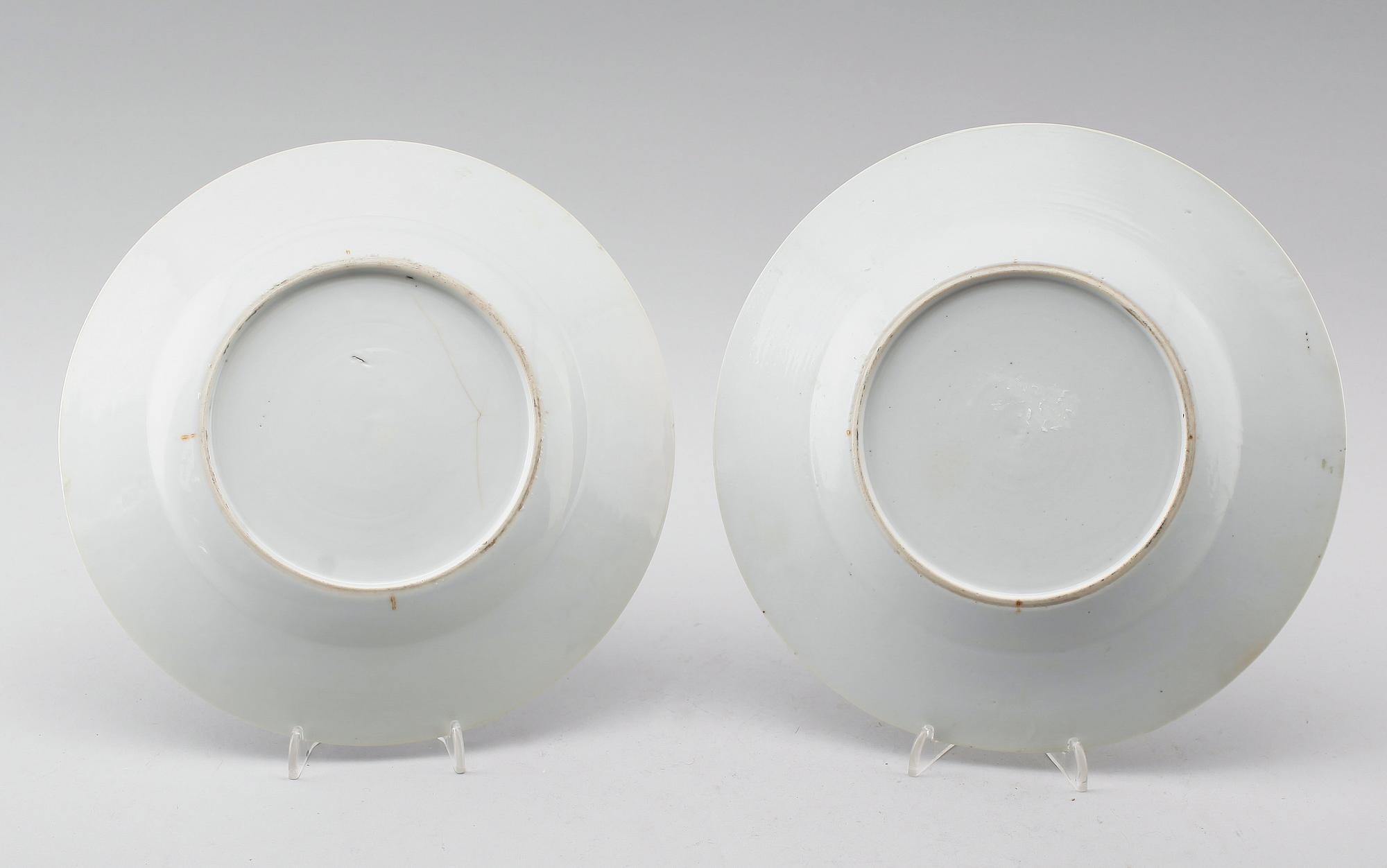 TALLRIKAR, 1 par, porslin, Kina, Qianlong 1736-1795.