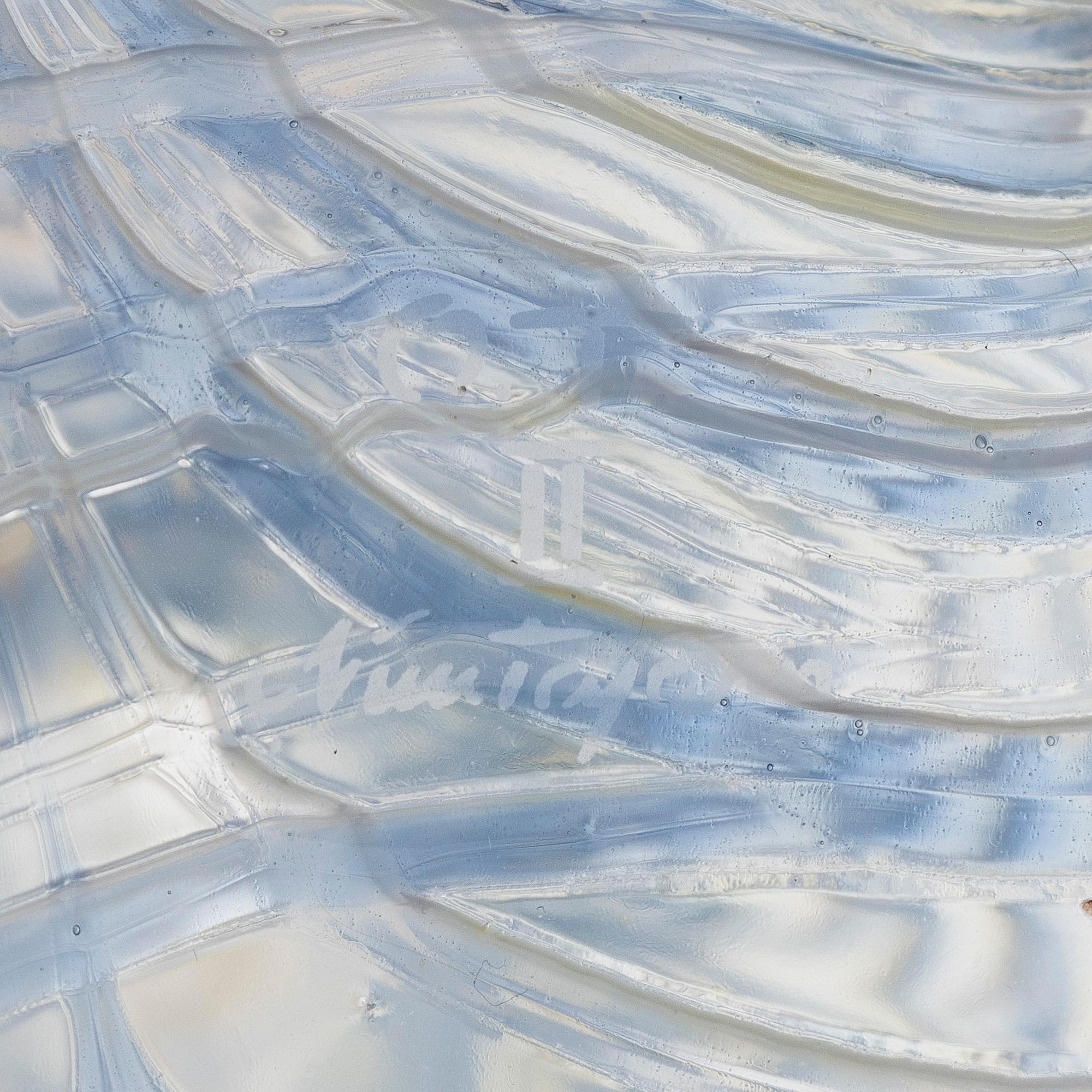 Oiva Toikka, a 'Cloud tern' glass bird, second quality, signed O. T Nuutajärvi II.