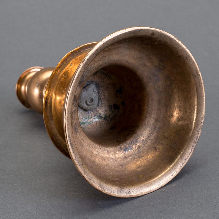 LJUSSTAKE, barock. Mässing, 1600-/1700-tal.