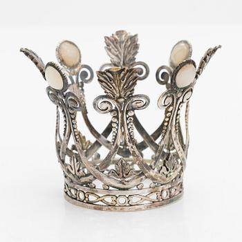 A Tillander bridal crown, silver (813) and white stones, Helsinki 1946. In original oak wood box.