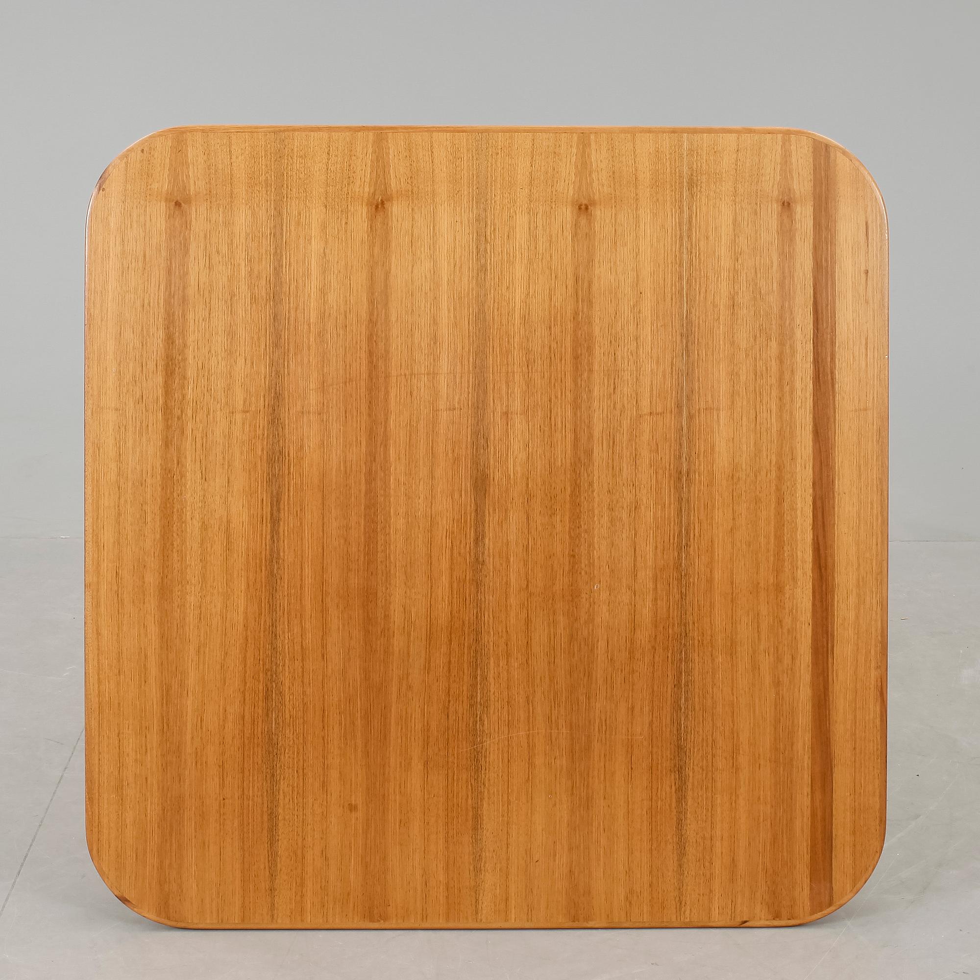 BORD, Carl Malmsten, brännmärkt.