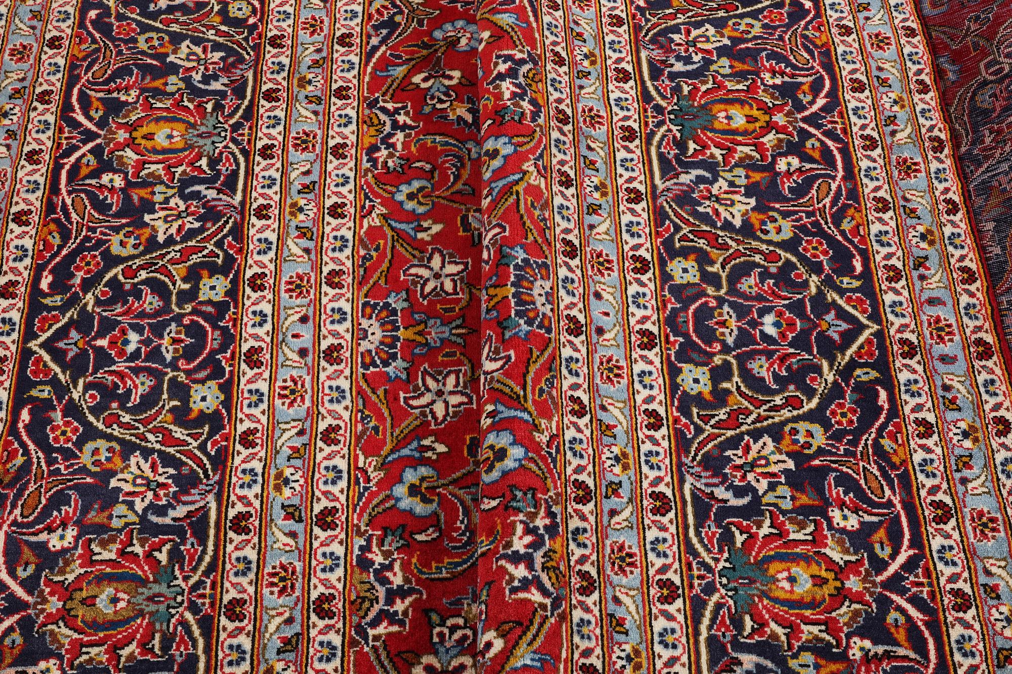 A carpet, Kashan, ca 357 x 287 cm.