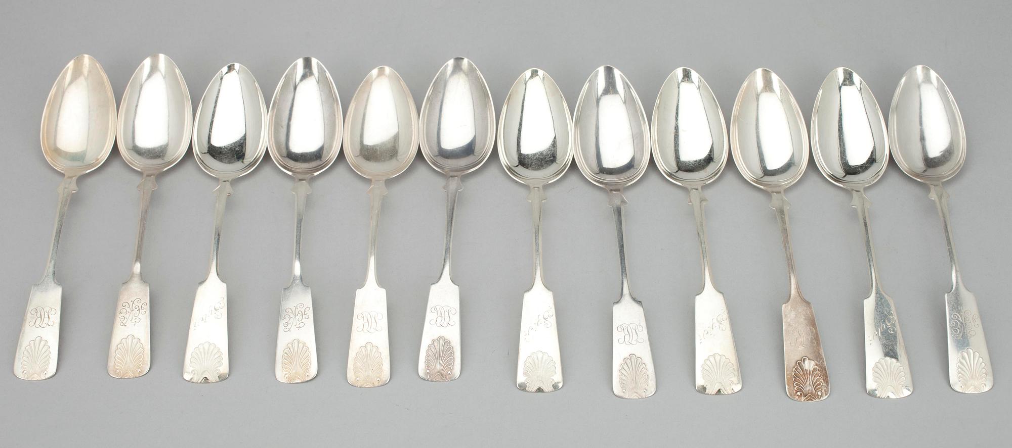 SKEDAR, 12 st, silver, Kultakeskus Tavastehus samt Auran Kultaseppä Åbo 1937-1961. Tot. vikt ca 440,2 g.