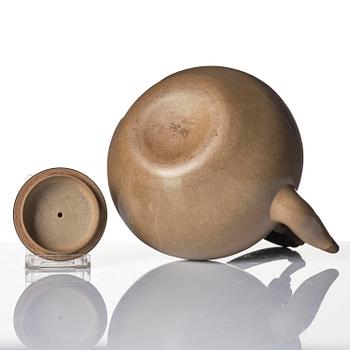 A Yixing tea pot with cover, Qing dynasty, 19th century. Marked Wanli.
