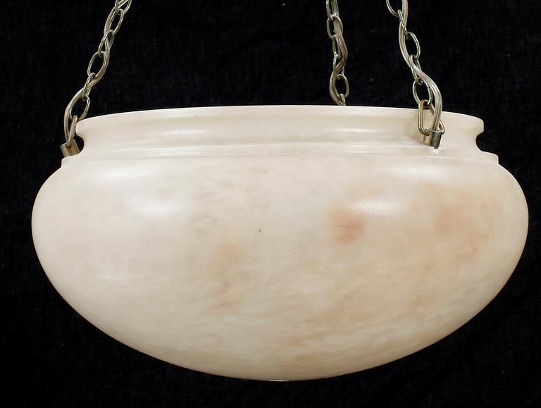 TAKAMPEL, troligen alabaster, 1900-talets första hälft.
