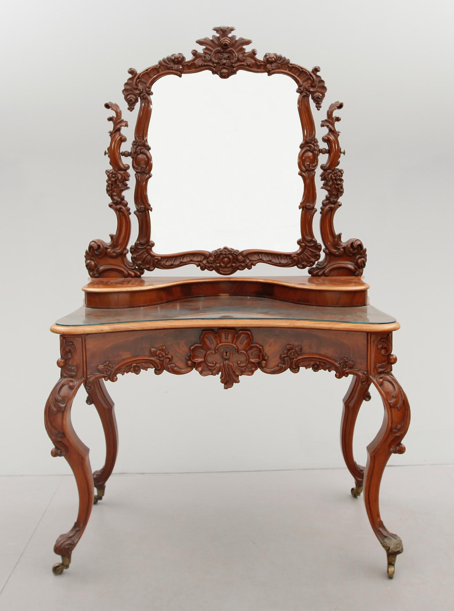 TOALETTBORD, 1800-talets andra hälft.