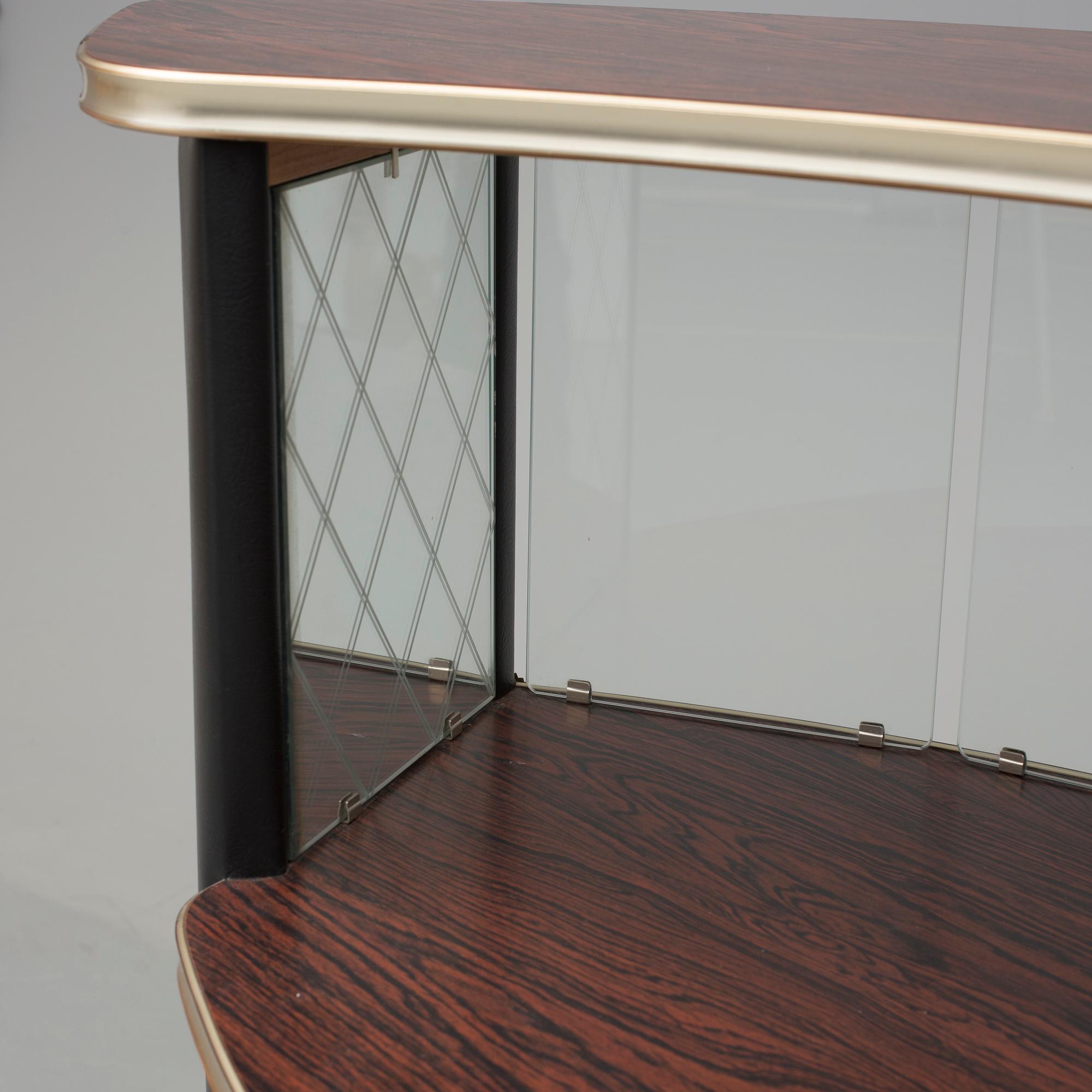 BARDISK,  samt BARSTOLAR, 3 st, 1960/70-tal.