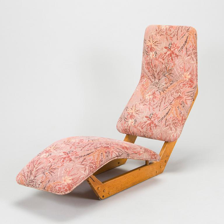 Ilmari Tapiovaara, an early 1960s 'Dolphin chair' for Skanno.