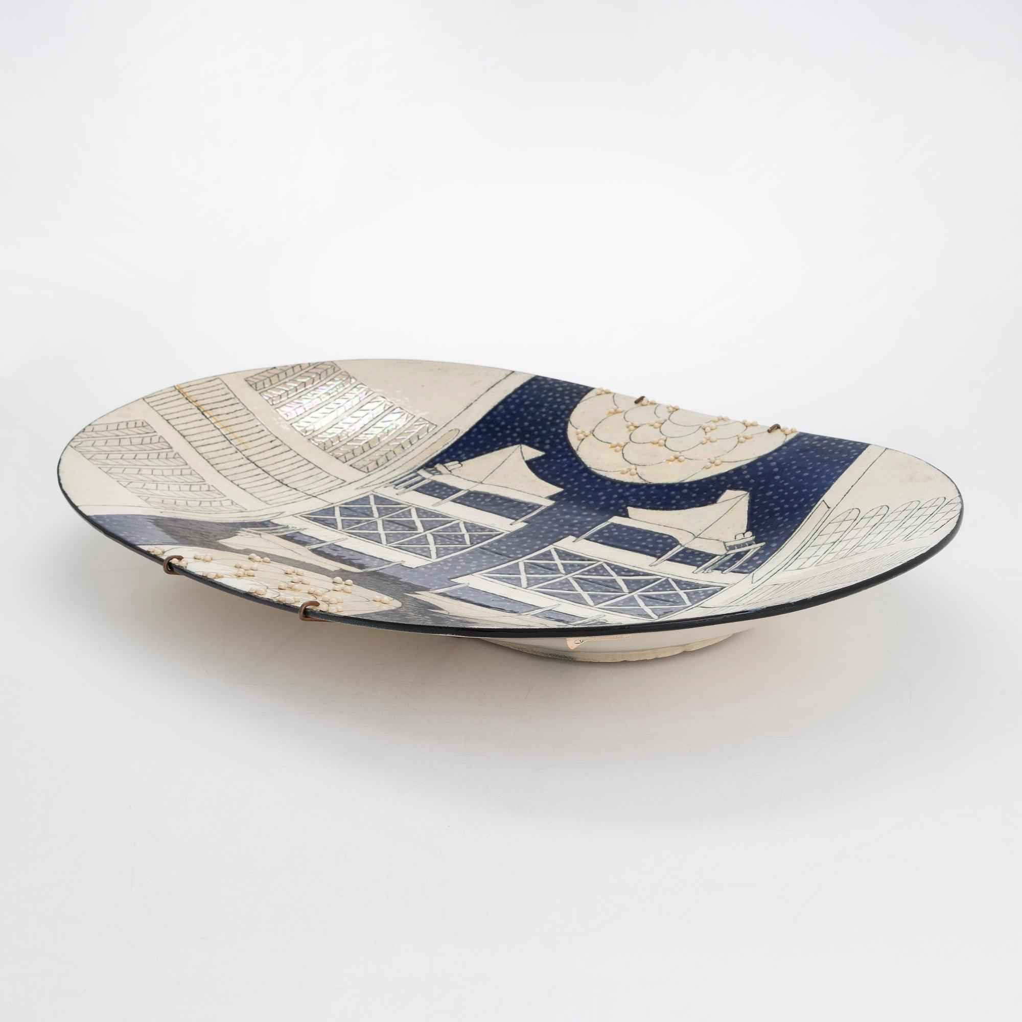 Birger Kaipiainen, koristevati, kivitavaraa, signeerattu Kaipiainen.