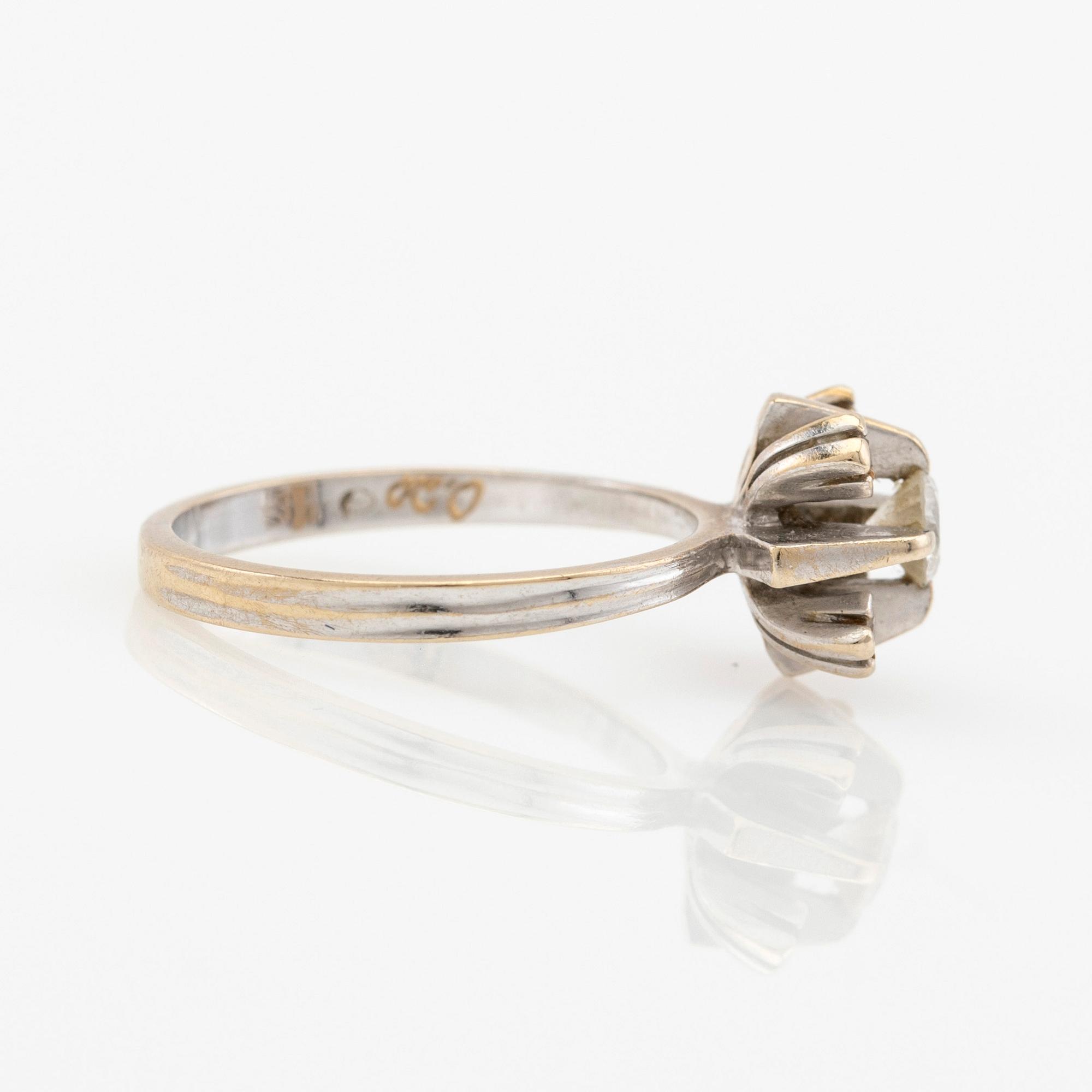 Ring, 18K vitguld med briljantslipade diamanter.