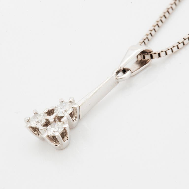 Brilliant-cut diamond necklace.