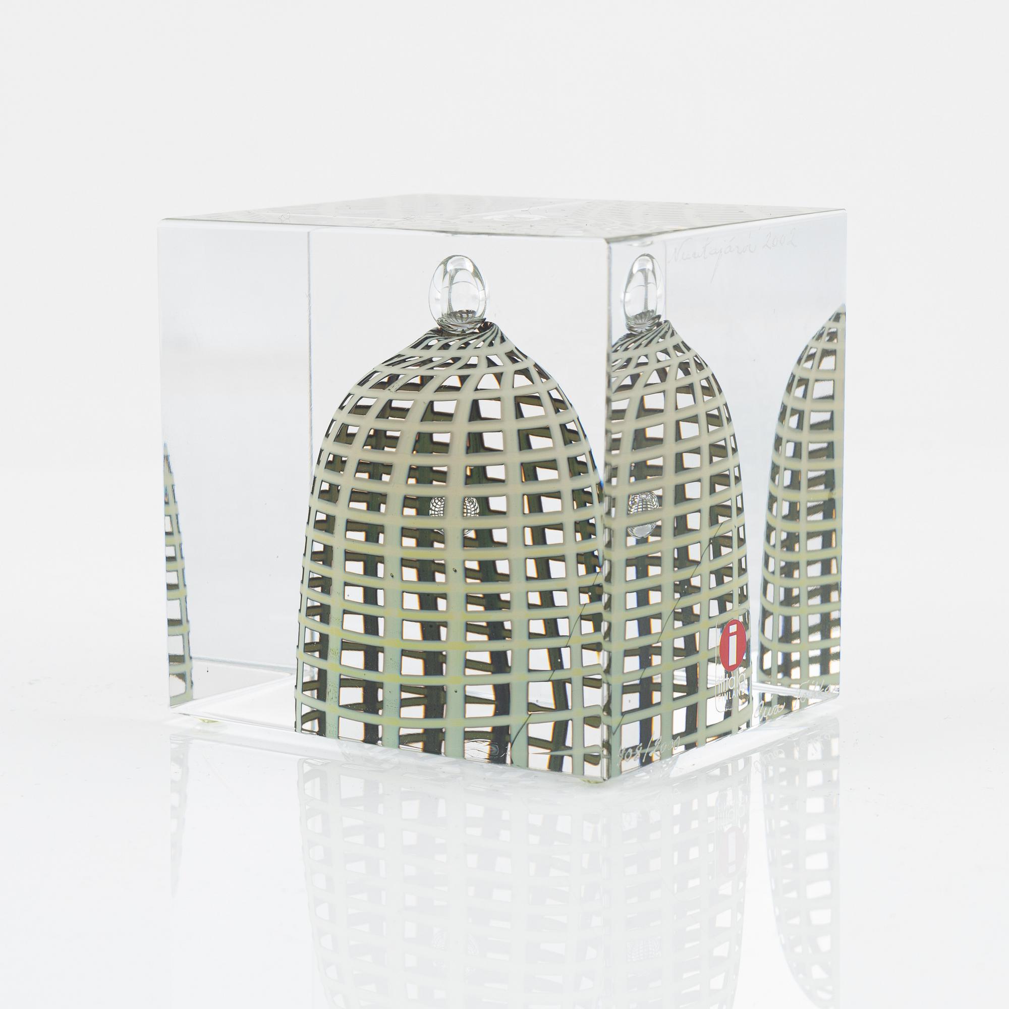 Oiva Toikka, Årskub Sign. Oiva Toikka, Nuutajärvi 2002, 408/2000.