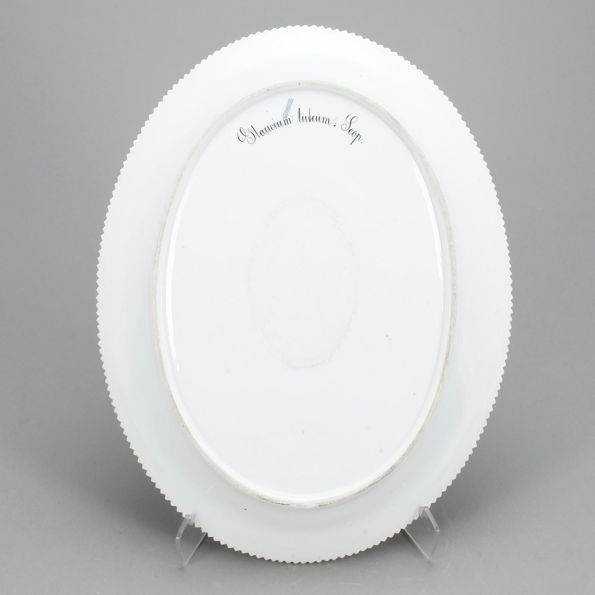 SERVERINGSFAT, porslin, "Flora Danica", Royal Copenhagen.