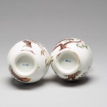 A pair of vases, 19th Century.