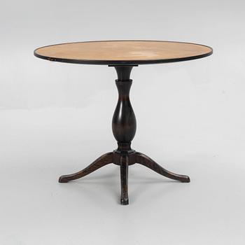 Carl Malmsten, A "Haga" table, Nordiska Kompaniet, 1920s.