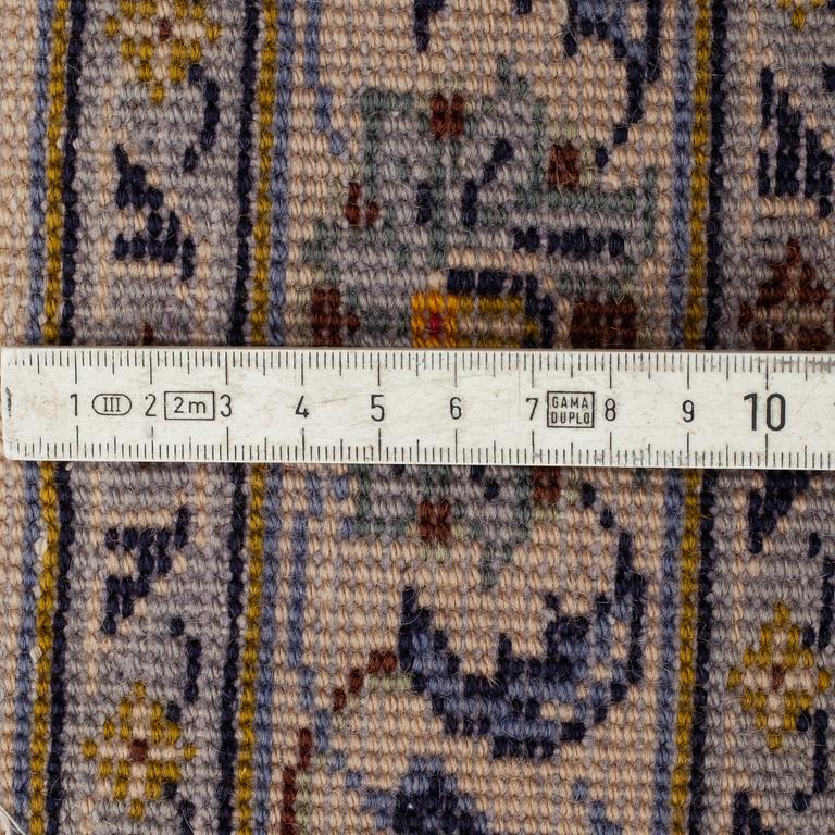 A CARPET, Kashan, 400 x 300 cm.