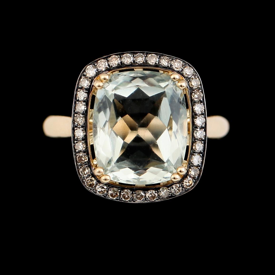 RING, 14K guld, åttkantslipade diamanter och grön fasettslipad ametist. Vikt ca 4 g.