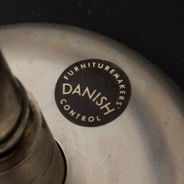 ARNE JACOBSEN, skrivstol, "Sjuan", Fritz Hansen, Danmark.