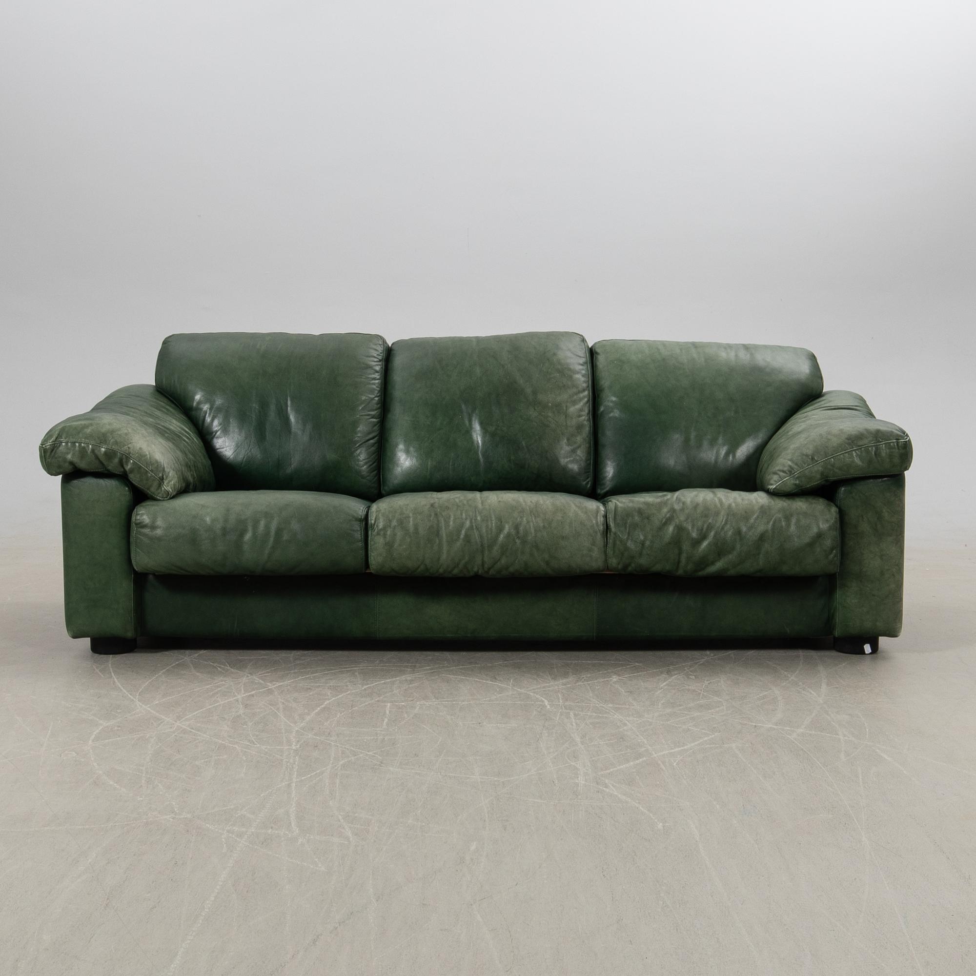 Nicoletti Salotti sofa Italy late 20th century.