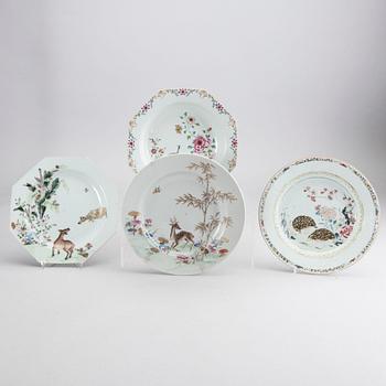 A SET OF FOUR CHINESE PORCELAIN DISHES  Qianlong (1736-95).