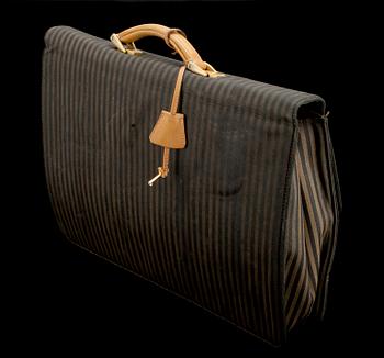 PORTFÖLJ, Fendi.