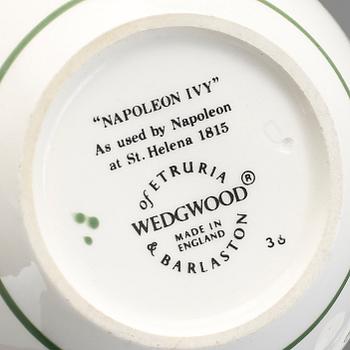 SERVISDELAR, 12 st, flintgods, "Napoleon Ivy", Wedgwood, England, 1900-talets andra hälft.